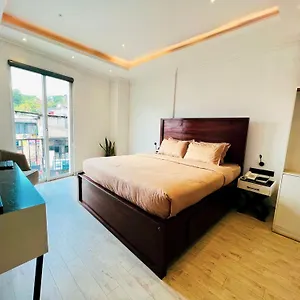 ** Hotel Bed Station 210 Sri Lanka